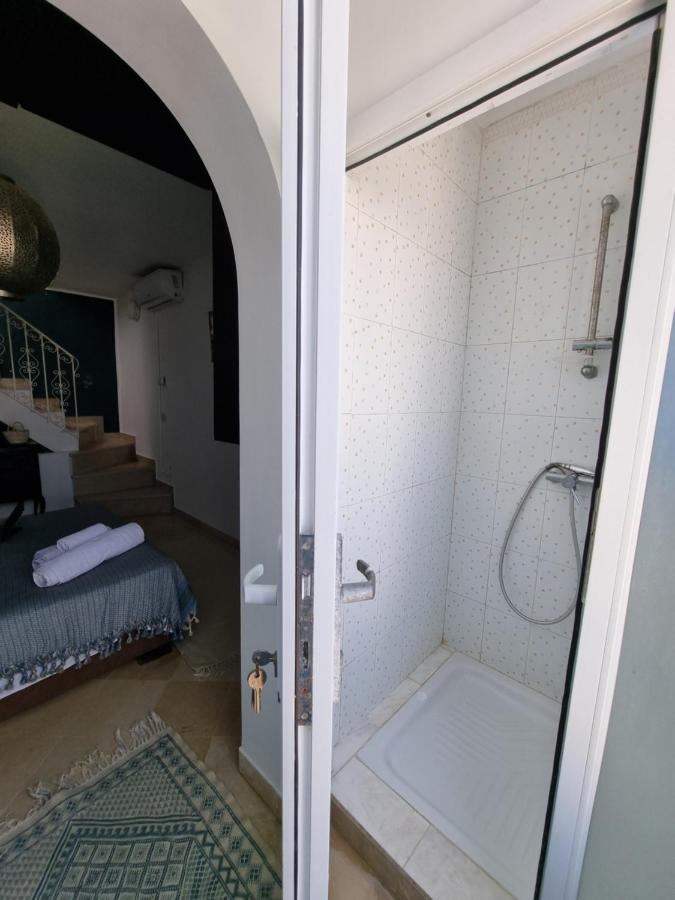 Villa Cosy 1bdr, With A Terasse In Heart Of Sidibou